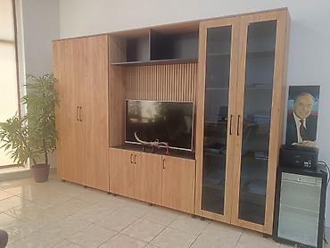 Ofis mebeli: Məhsul: Ofis üçün mebel dəsti Tərkib: - Geniş iş masası: təbii ağac — 2
