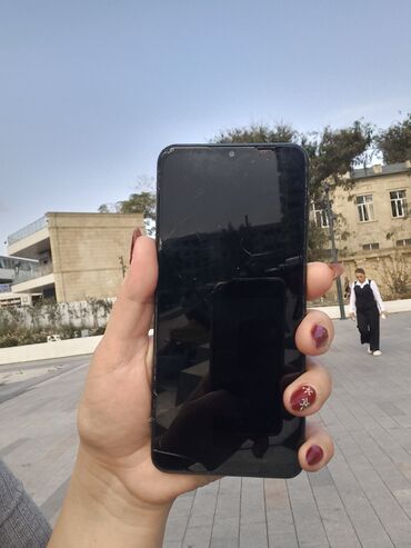 Çaydanlar: Samsung Galaxy A13, rəng - Göy, Qırıq