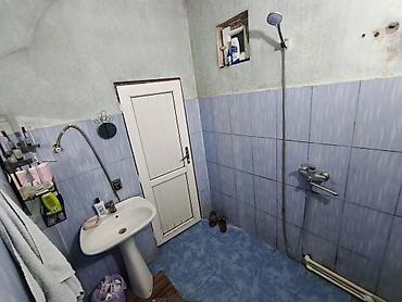 kredıtle evler: Satilir:4 otaqlı mənzil heyet evi.Oz şexsi evimdir.3 yataq otagi,1 — 7