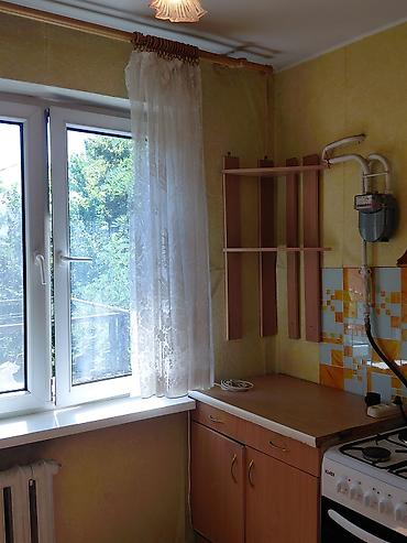 6 микрорайоне: 1 комната, 30 м², 6 мкр 104 серия, 4 этаж, Требуется ремонт — 5