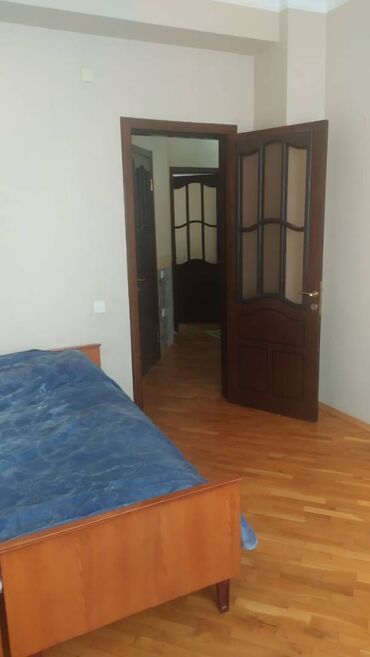 Uzunmüddətli kirayə mənzillər: Nərimanov metrosunun yanında, arçelikin binasında ev kirayə verilir — 12