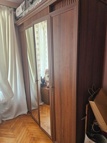 вешалка из дерева: İşlənmiş, Açılan, 4 qapılı Düz dolab, Şifonyer