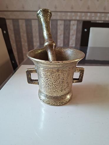 Antik bürünc həvəngdəstə satılır. Təxminən 100 ildən çox yaşı var. Tam lalafo.az -da Antik bürünc həvəngdəstə satılır. Təxminən 100 ildən çox yaşı var. Tam