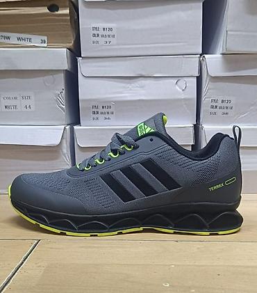 Patike: Muske patike 
41-46
Cena 3200 din — 3
