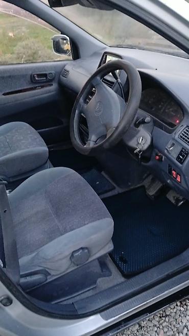 Toyota: Toyota Ipsum: 2000 г., Автомат, Бензин, Минивэн — 6
