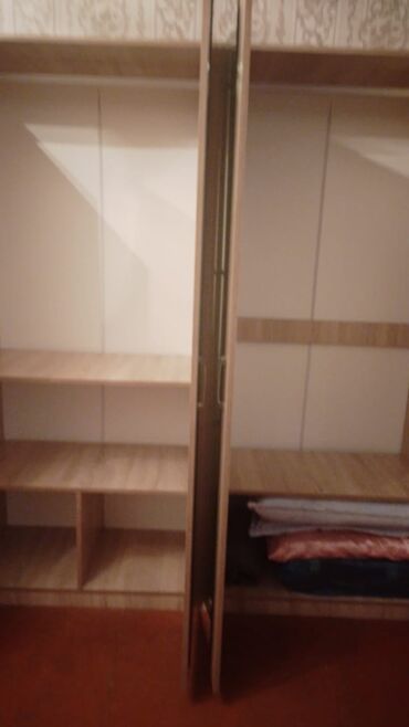 Divan və masa dəstləri: Açılan, 4 qapılı Düz dolab, Qarderob, paltar dolabı