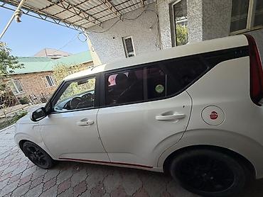 хечбек: Kia Soul: 2019 г., 1.6 л, Бензин, Хэтчбэк — 4