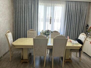 Yataq otağı dəstləri: Qonaq otağı üçün, İşlənmiş, Kvadrat masa, 8 stul