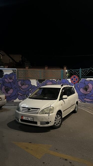 Toyota: Toyota Ipsum: 2001 г., 2.4 л, Автомат, Бензин, Минивэн