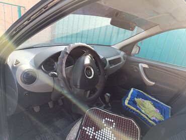 авто афтамат: Renault Logan: 2011 г., 1.4 л, Механика, Бензин