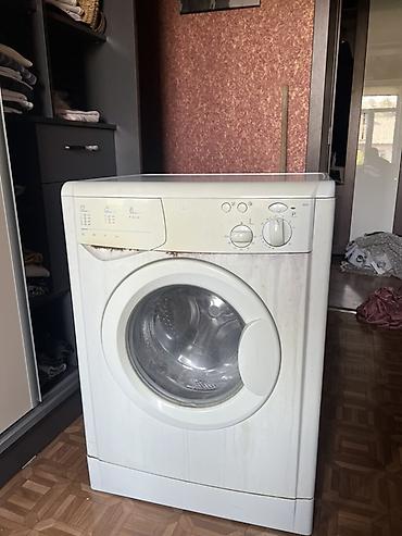 indesit: Стиральная машина Indesit с фронтальной загрузкой. - Тип загрузки — 1