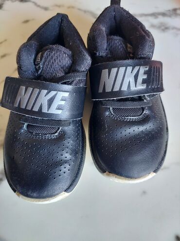 sandale na platformu sa zatvorenim prstima: Nike, Veličina - 25, Anatomske