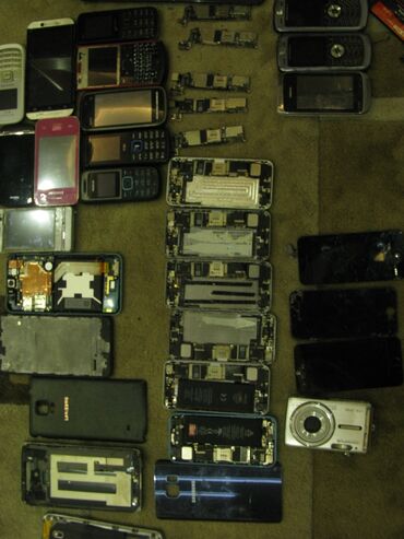 Apple iPhone: IPhone 5s, Б/у, 16 ГБ, Черный, Наушники, Зарядное устройство, Защитное стекло, 100 %