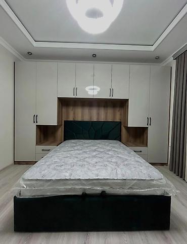 divarda kitab refleri: Mebel Dəsti – Yataq otağı üçün - Yataq: Yumşaq toxumalı, tünd yaşıl — 1
