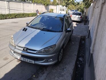 kia автомобиль: Volkswagen Passat: 2004 г., 1.6 л, Автомат, Бензин, Универсал