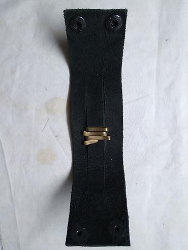 Narukvice: Narukvica kozna,duzina ukupno 20razmak drikera 18,5 cm. polovna — 3