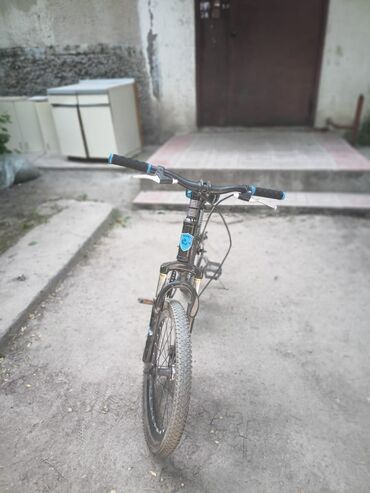 подростковые велосипеды: Продаю Велосипед "DKELON " горный хорошем состояние,подростковый все