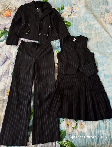 черные брюки: Костюм с юбкой, Жилет, Made in KG, S (EU 36)