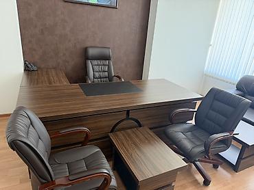 Ofis dəst mebeli: Ofis mebel dəsti Tərkibi: - Direktor masası – geniş iş səthi, yan və — 2