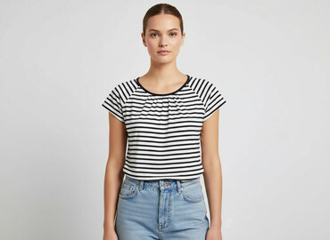 ubrania relab: Reserved, Women`s T-shirt, size S