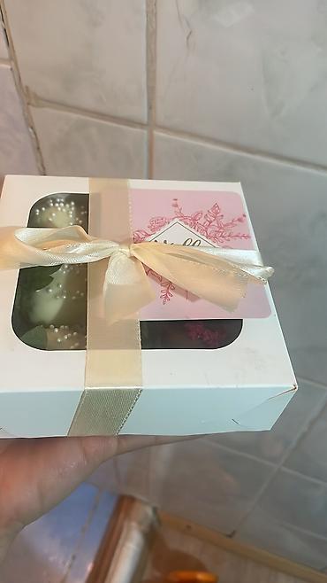 Кондитерские изделия, сладости: Клубника в шоколаде — набор ягод премиального размера, покрытых — 19