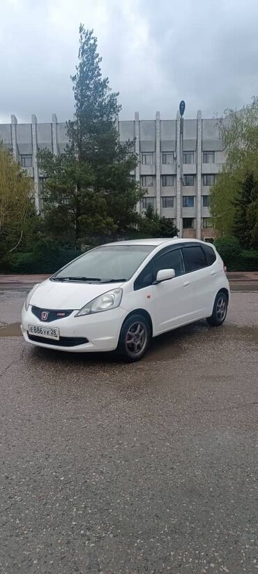 машину в рассрочку: Honda Fit: 2008 г., 1.5 л, Вариатор, Бензин