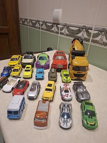 hot wheels oyuncaq dəsti: 5 bőyűk 17 kiçik maşın əla vəziyyətdə .Hamısı birlikdə 10 manat — 1