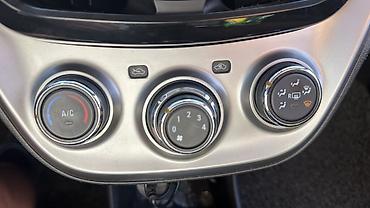 Chevrolet: Chevrolet Spark: 2017 г., 1 л, Вариатор, Бензин, Хэтчбэк — 17
