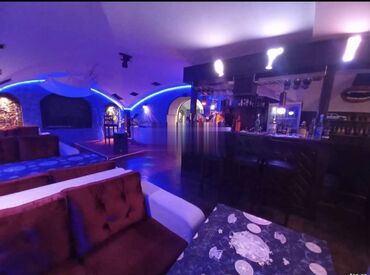 Restoran, kafelər: Azadlıq pr ƏSAS YOLUN kənarında TAM FULL TEMIRLI 230 kv metrden ibaret — 1