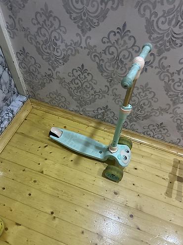 Uşaq dünyası: Musiqili, işıqlıdır. Hər şeyi qaudasındadlr, sadəcə yaxından çəkilən — 1