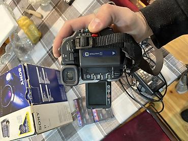 kaset calar: Sony Handycam Digital8 videokamera Xüsusiyyətlər: - Digital8 kasseta — 3