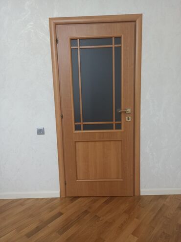otaq qapıları işlənmiş: Qapi 4 eded. Bir ededi 80azn. Mdf olmalıdı. Unvan :Nizami r. Nazli
