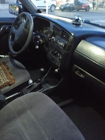 Продажа авто: Volkswagen Golf III, qara rəng, 5 qapılı hetçbek. Xüsusiyyətlər: - — 5
