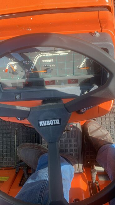 нужен тракторист: Продаю в идеальном состоянии KUBOTA BULLTRA B1-17 Мощность	17