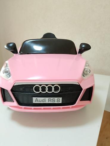 auto na baterije za decu: Dečiji električni automobil – model inspirisan Barbie Audi RS8, roze — 2