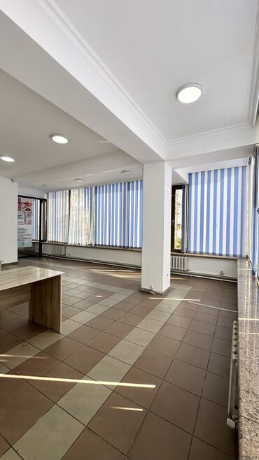 срочно сдаётся квартира маладая гвардия: Сдаю Офис, 180 м², В административном здании, С видом на горы, 1 линия, С отдельной кухней