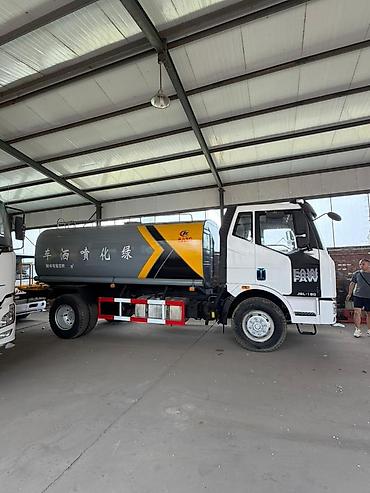 Поливомоечная/водовозная машина FAW J6L-180 Сатылат! Срочно! срочно! at lalafo.kg Поливомоечная/водовозная машина FAW J6L-180 Сатылат! Срочно! срочно!