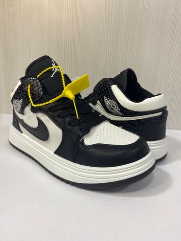 Uşaq ayaqqabıları: Uşaq idman ayaqqabısı – aşağı kəsimli dizayn - Rənglər: qara-ağ və -da lalafo.az — 5 Uşaq ayaqqabıları: Uşaq idman ayaqqabısı – aşağı kəsimli dizayn - Rənglər: qara-ağ və — 5