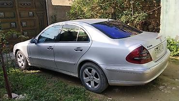 mersedes 208d: Mercedes-Benz E 220: 2.2 l | 2003 il Sedan — 5