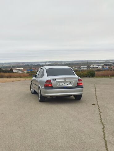 turbo az opel zafira: Opel Vectra: 1.8 l | 1996 il 399000 km Sedan