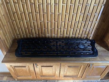 land rover velosiped: Land Rover ön radiator barmaqlığı - Orijinal Land Rover emblemi ilə — 3