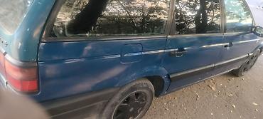 pass: Volkswagen Passat Variant: 1988 г., Универсал — 3