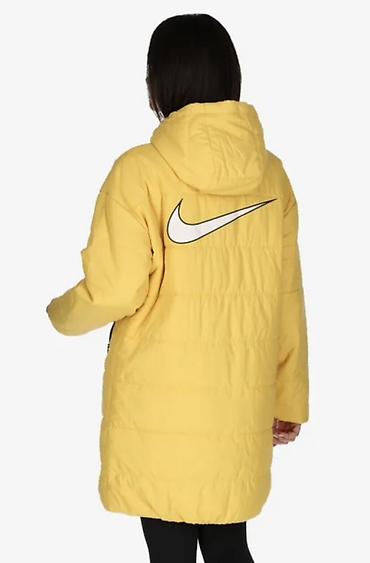 la perla: Nike ženska duga zimska jakna s kapuljačom – žuta Nošena jednu sezonu — 2