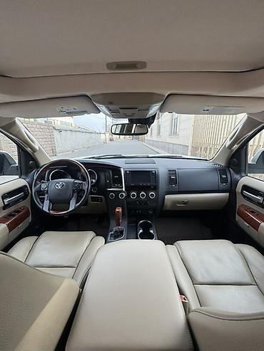 Toyota: Toyota Sequoia: 2020 г., 5.7 л, Внедорожник — 7