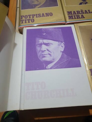 Knjige i stripovi: Nekoliko kompleta knjiga, izdanja od pre 40-50 godina. Cena po — 6