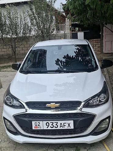 kia seltos 2021: Chevrolet Spark: 2018 г., Бензин, Хэтчбэк — 3