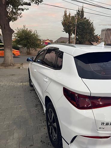 hongqi e: BYD E2: 2025 г., Автомат, Электромобиль, Хэтчбэк — 5