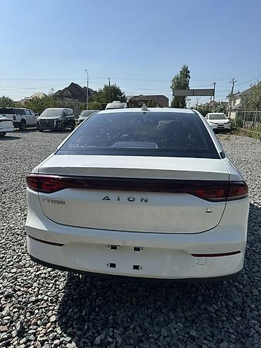 roewe ei5: GAC Aion S — электрический седан белого цвета. Основные особенности — 4