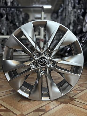 Литые Диски R 18 Toyota, Комплект, отверстий - 5, Новый