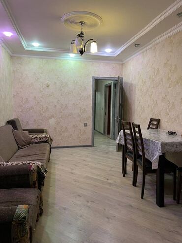 Uzunmüddətli kirayə mənzillər: Nərimanov Rayonu Gənclik Metrosu Ayna Sultanova 4 otaq. Mərtəbə - 9/7 — 3